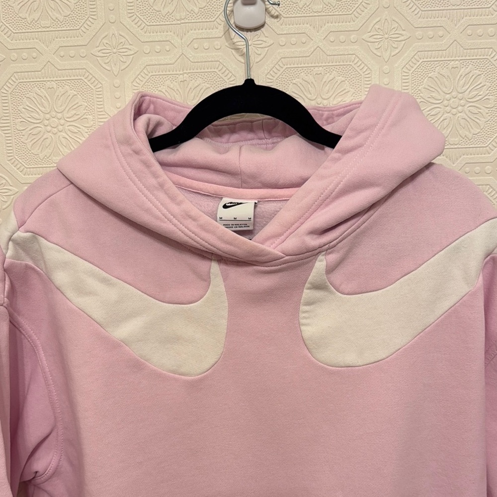 ⬇️ Nike Swoosh oversized hoodie in regal pink with double swoosh logo Size M - Picture 3 of 8